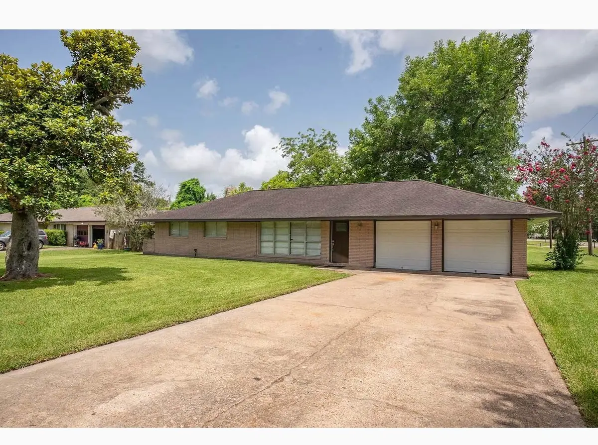 117 Lazy Lane, Lake Jackson, TX 77566 - #1