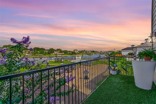 1900 Lakeside Drive, Seabrook, TX 77586