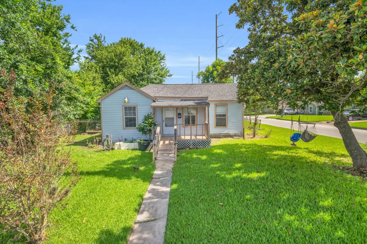 7304 Kinney Street, Houston, TX 77087 - #1