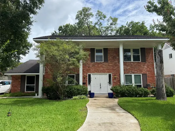 315 Willow Vista Drive, El Lago, TX 77586