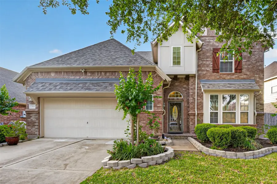 12611 Colonial Glen Ct, Pearland, TX 77584 - #2