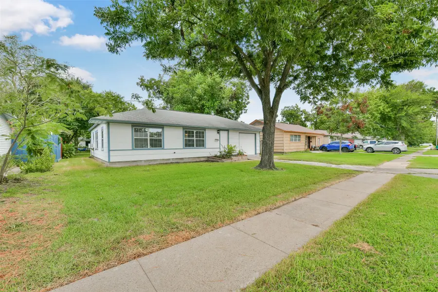 1114 Valerie Avenue, Pasadena, TX 77502 - #2