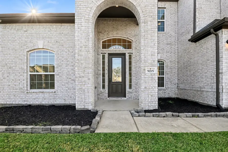 9215 Joe Louis Drive, Monterey Belvieu, TX 77523 - Image #3