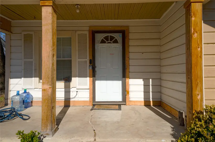 804 E 18th Avenue, Corsicana, TX 75110 - #2