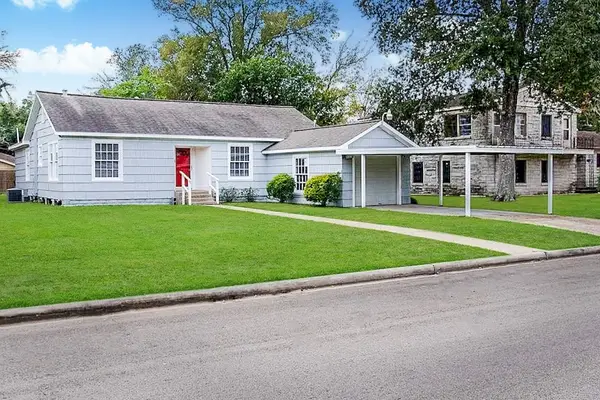 105 Live Oak Street, Baytown, TX 77520