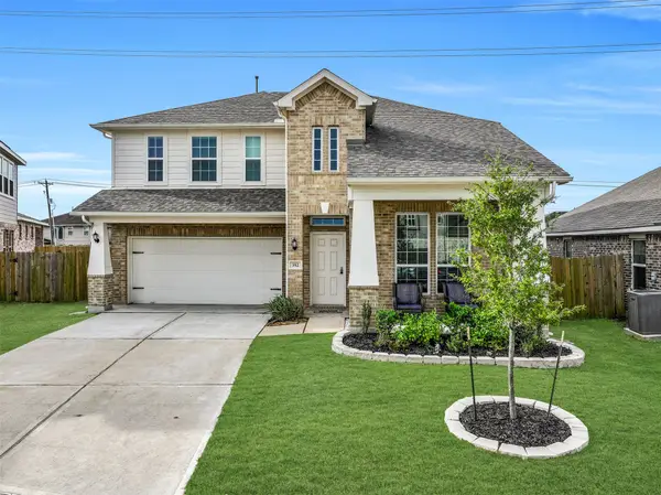 352 Selah Court, Alvin, TX 77511