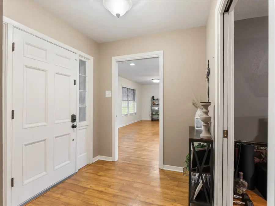 202 W West Street, El Campo, TX 77437 - #2