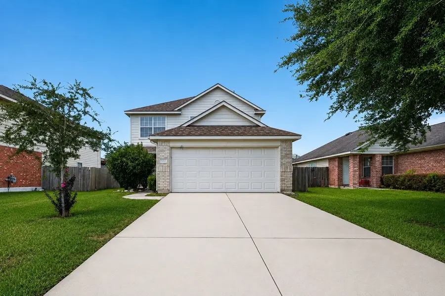 4403 Sprangletop Avenue, Baytown, TX 77521 - #2
