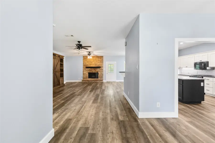 24 Oak Creek Drive, Huntsville, TX 77340 - Image #3