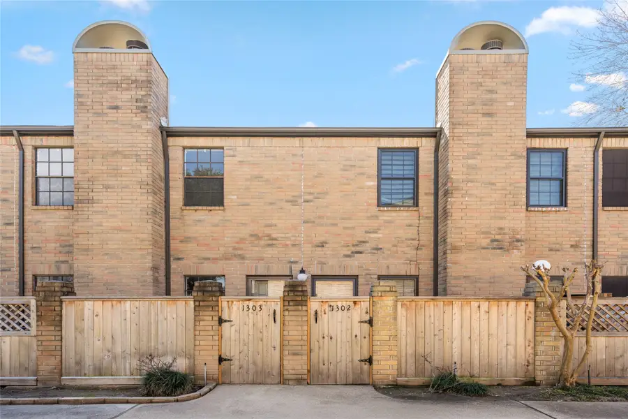 9850 Pagewood Lane #1302, Houston, TX 77042 - #3