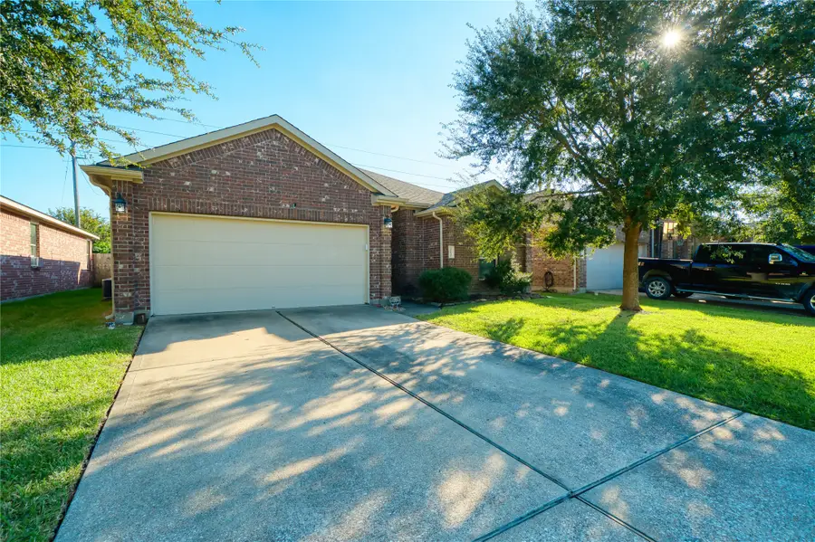 10630 Pine Meadows Boulevard, Baytown, TX 77523 - Image #2