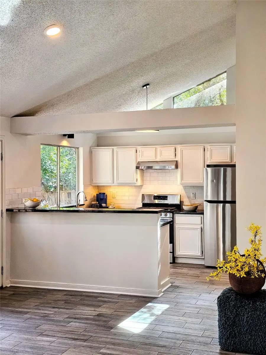 6 N Birchcane Court, The Woodlands, TX 77381 - Image #3