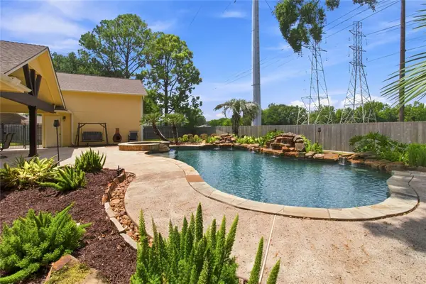 2118 Canterbury Court, Deer Park, TX 77536