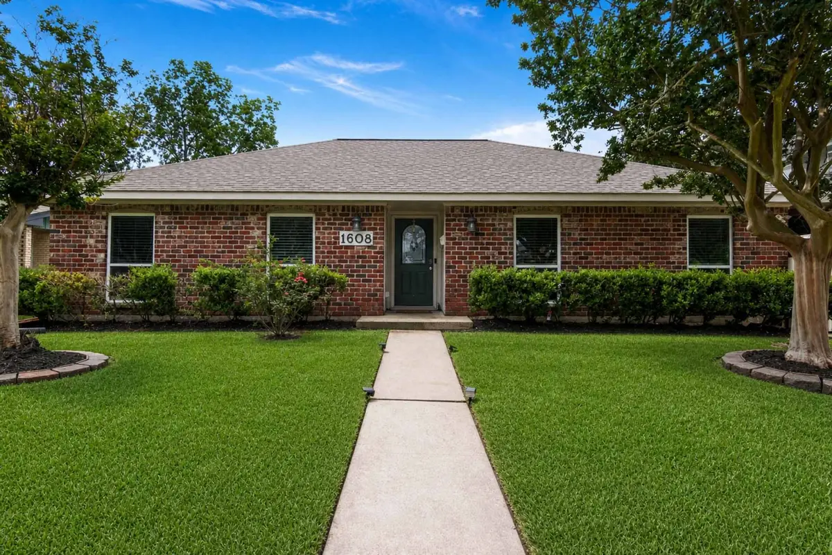 1608 Parkside Dr, Pasadena, TX 77502 - #1