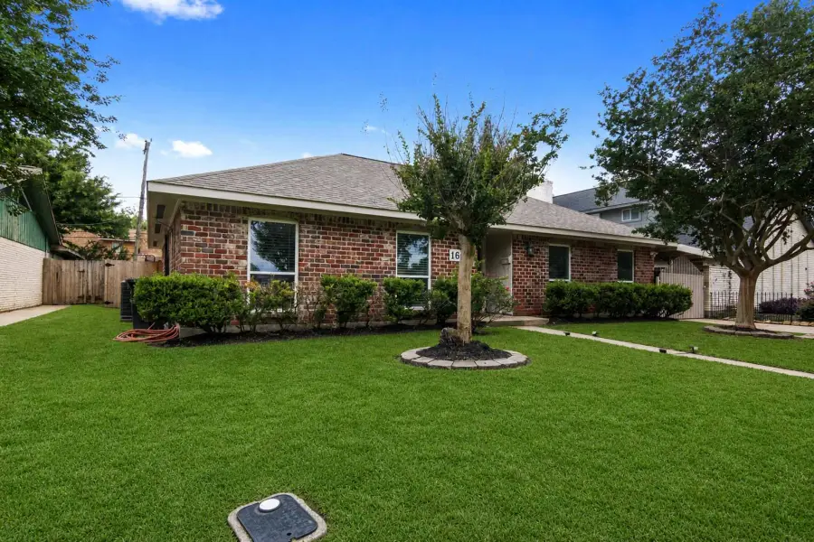 1608 Parkside Dr, Pasadena, TX 77502 - #2