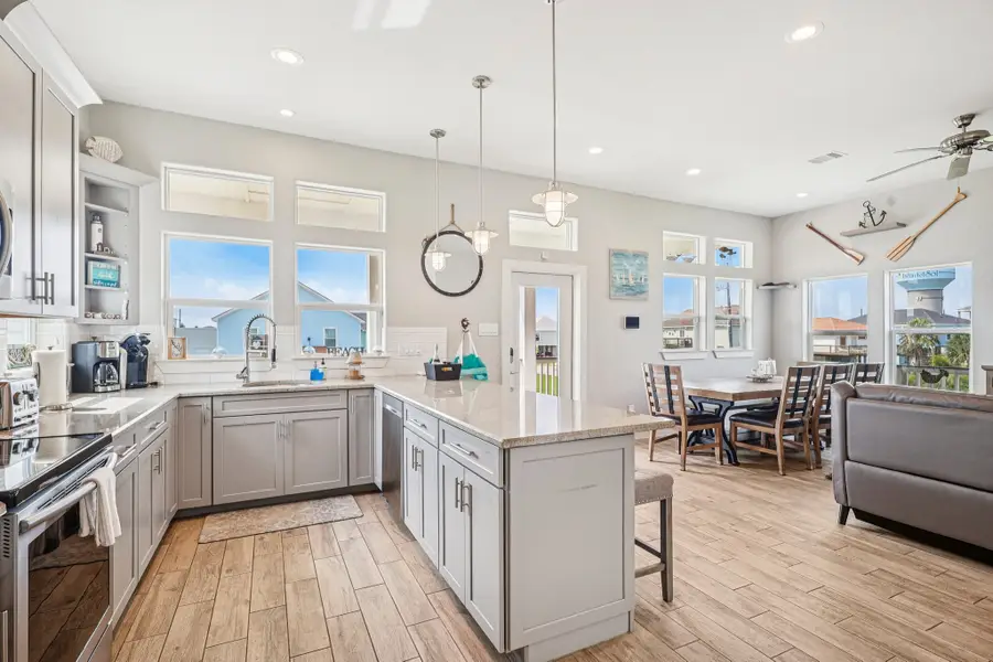 22212 Cantina Drive, Galveston, TX 77554 - Image #2