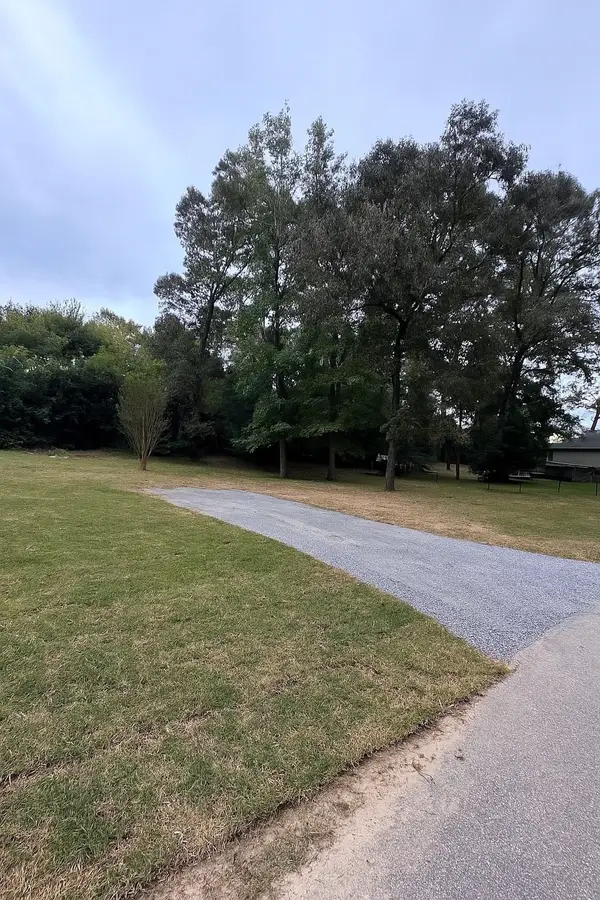 601 Faulkner Ave, Coldspring, TX 77331