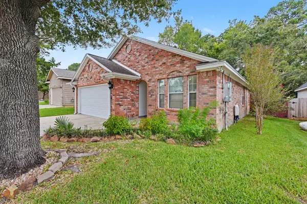 4922 Pleasure Lake Lane, Willis, TX 77318