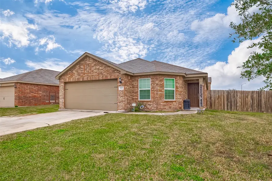 9915 Garnet Grove Drive, Rosharon, TX 77583 - Image #2