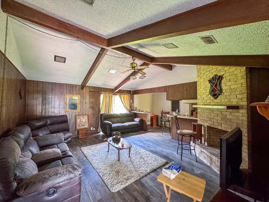 30 Deborah Street, Huntsville, TX 77320 - Image #2