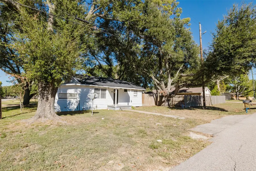 2518 Daugherty Street, Waller, TX 77484 - Image #2