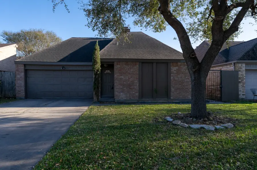 11803 Brook Meadows Lane, Meadows Place, TX 77477 - Image #2