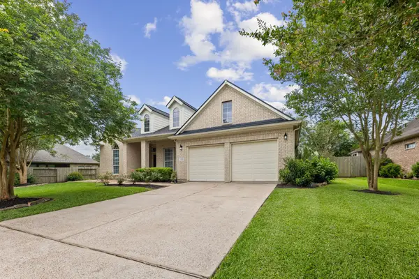 1221 Torchwood Drive, Friendswood, TX 77546