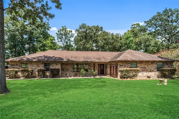 71 Hiwon Drive, Conroe, TX 77304
