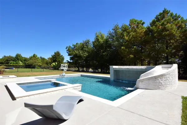 5615 Caspian Falls Lane, Fulshear, TX 77441