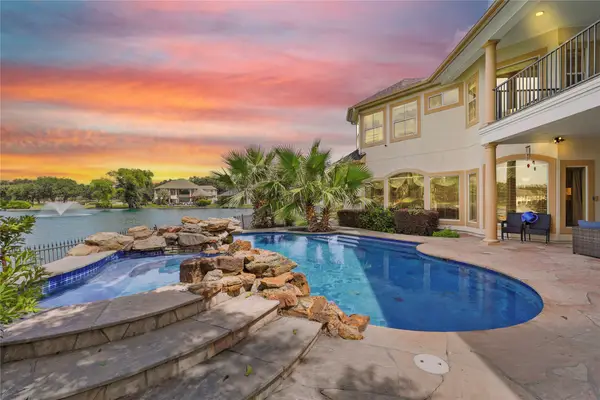 5 Camden Ct, Sugar Land, TX 77479