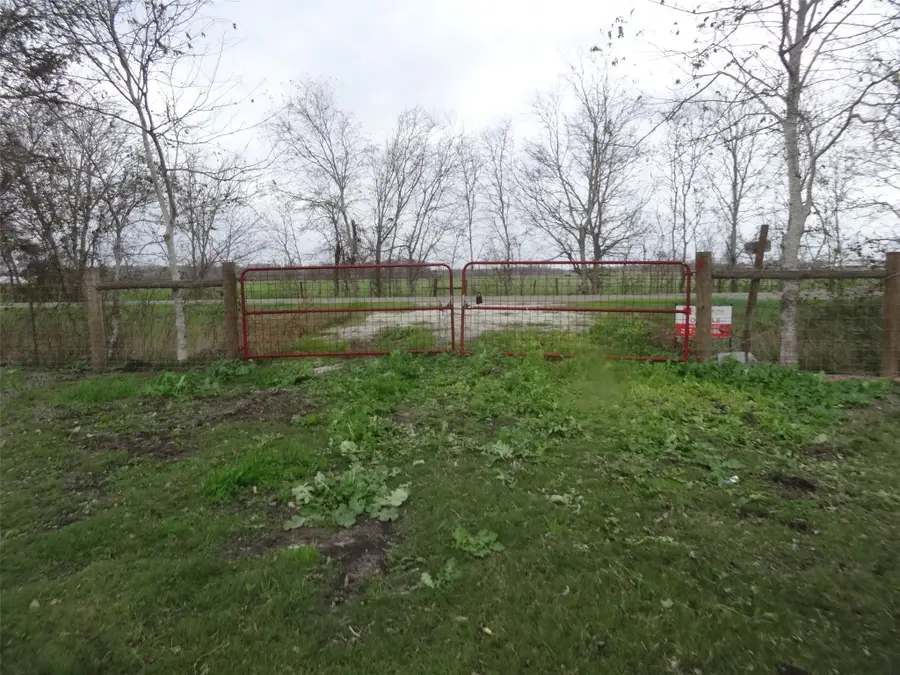 40929 Holik Road, Hempstead, TX 77445 - Image #2