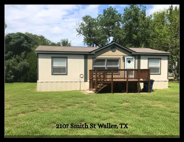 2107 Smith Street, Waller, TX 77484