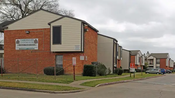 13480 S Thorntree Drive #910, Houston, TX 77015