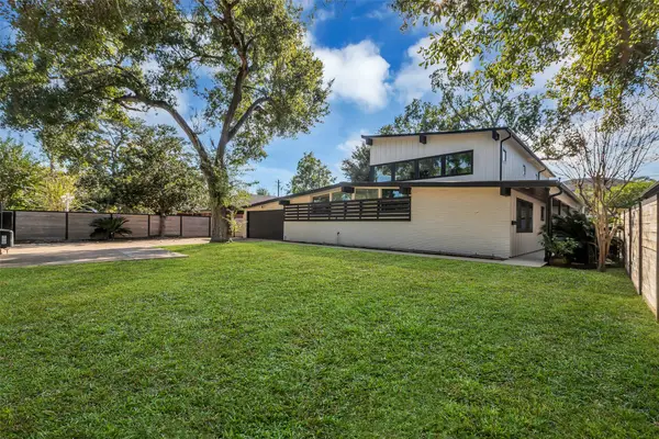 12807 Memorial Drive, Houston, TX 77024