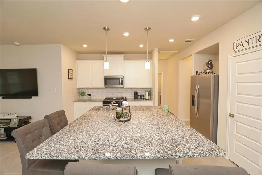 2051 W Darlington Oak Court, Conroe, TX 77304 - Image #2