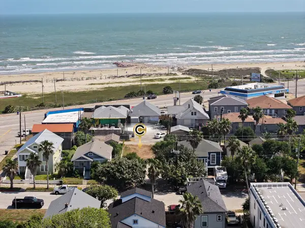 911 Avenue L, Galveston, TX 77550