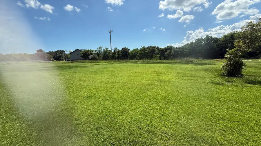 000 3 Weeks Ave, High Island, TX 77623 - Image #2