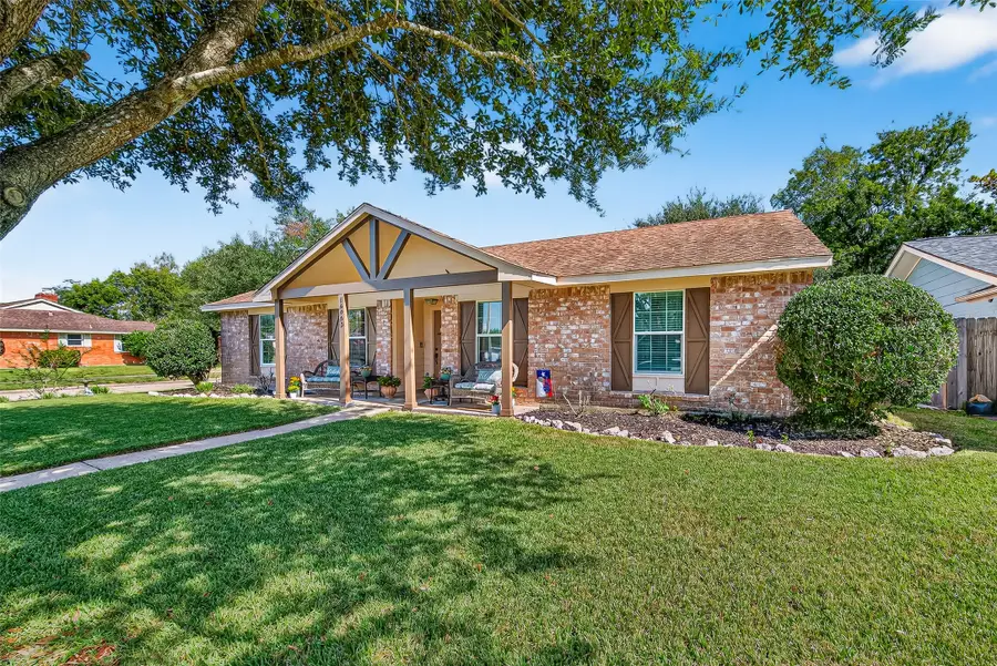 16903 Paint Rock Road, Friendswood, TX 77546 - Image #2