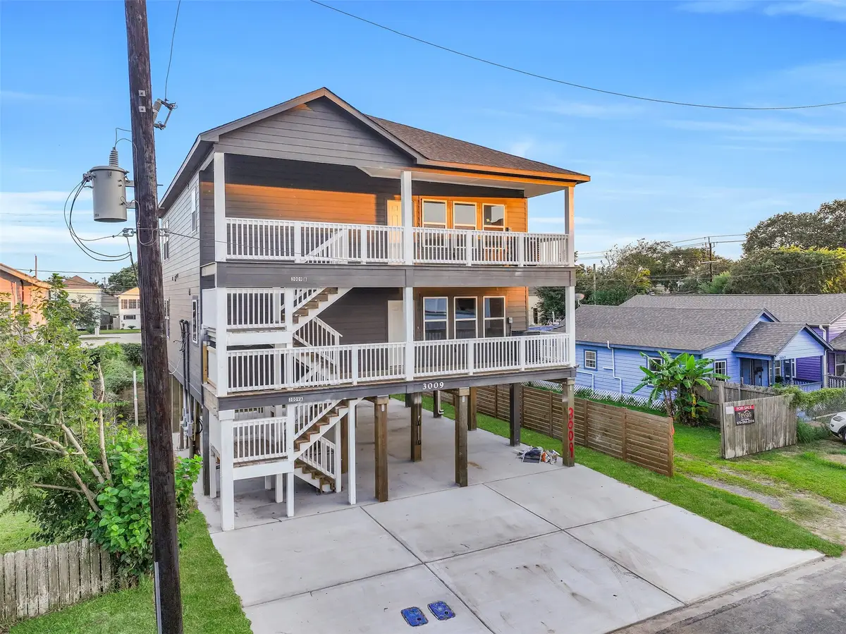 3009 Avenue M 1/2, Galveston, TX 77550 - #1