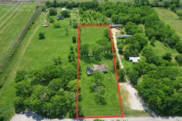 6616 Whispering Oaks Circle, Wharton, TX 77488