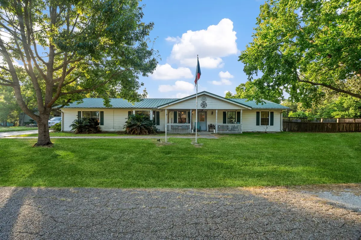 71 N Shady Oaks Drive Drive, Pointblank, TX 77364 - Image #1