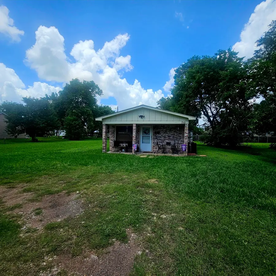 710 College Street, El Campo, TX 77437 - Image #3