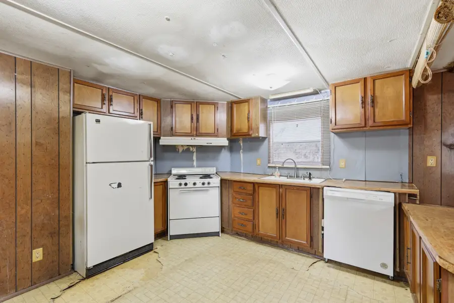 100 Windwood Circle, Somerville, TX 77879 - #3
