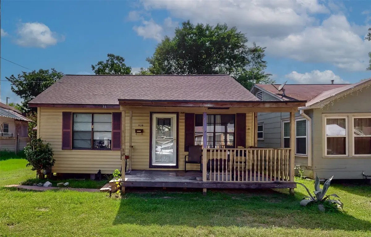 939 Milam Street, Liberty, TX 77575 - #1