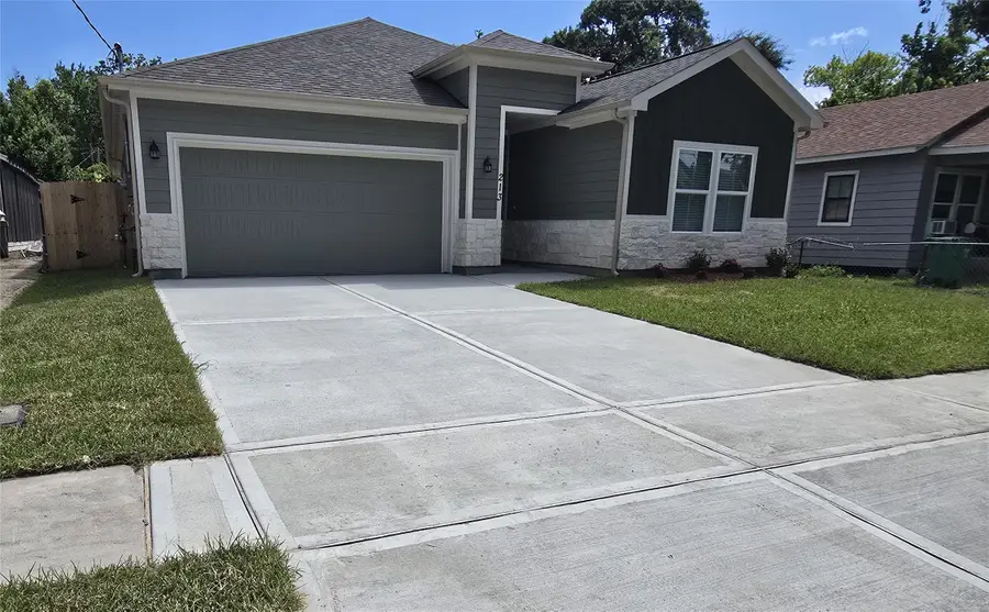 213 Adoue Avenue, Baytown, TX 77520 - #2