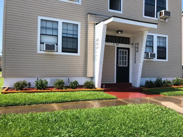 4108 Avenue S 1/2, Galveston, TX 77550