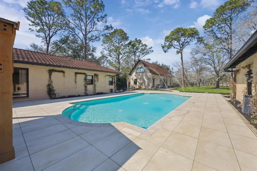 1004 Tall Pines Drive, Friendswood, TX 77546 - Image #3