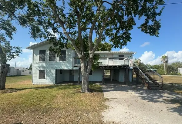 50 N Vivian Stevens Street, Port Lavaca, TX 77979