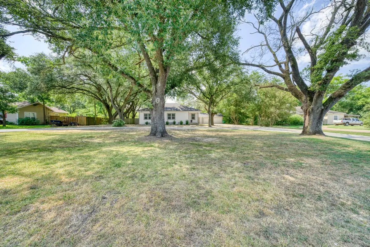 1414 E Main Street, Madisonville, TX 77864 - Image #1