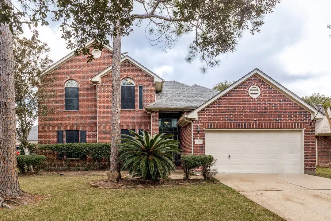 126 Crescent Bay Drive, League City, TX 77573 - Image #1